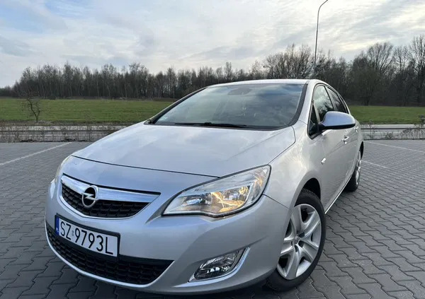 opel Opel Astra cena 27500 przebieg: 113000, rok produkcji 2010 z Zabrze